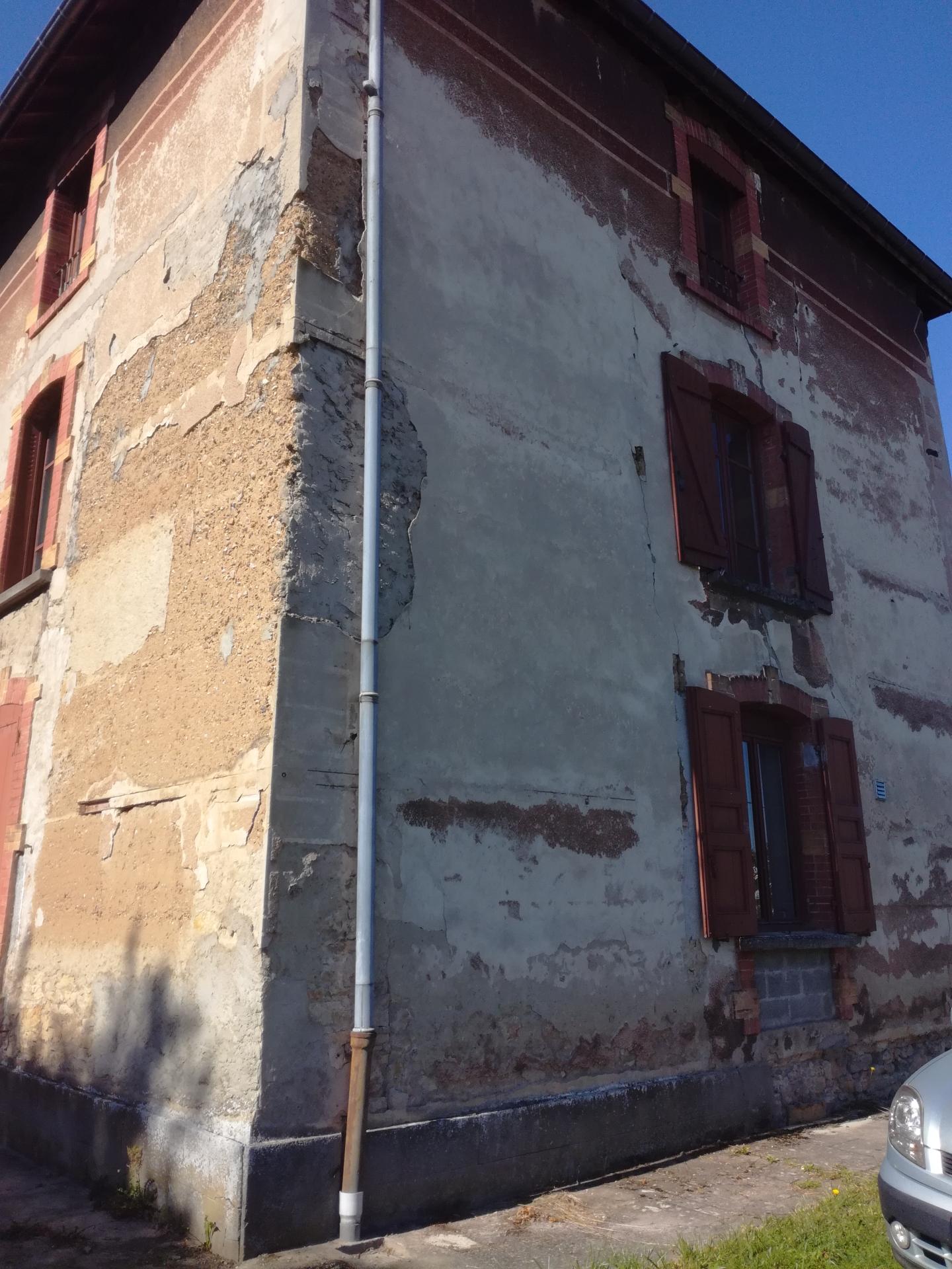 façade avant à restaurer à l'identique d'époque